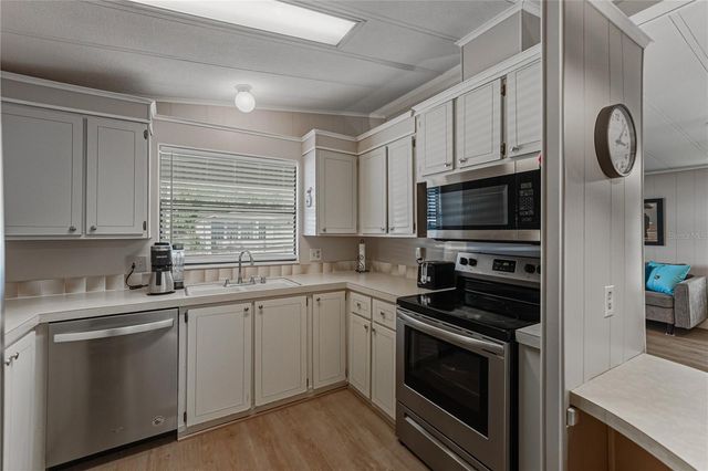 35122 MCCULLOUGHS LEAP, Zephyrhills, FL 33541