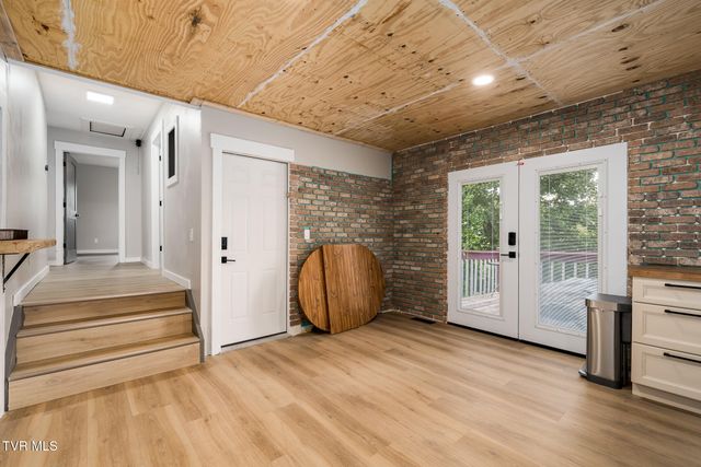 164 Carden Drive, Elizabethton, TN 37643
