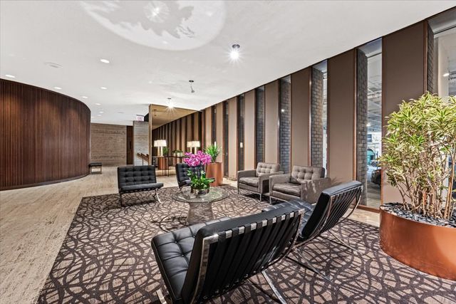 6033 N Sheridan Road 43H, Chicago, IL 60660