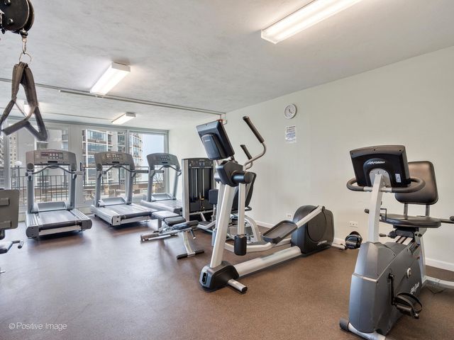 6033 N Sheridan Road 43H, Chicago, IL 60660