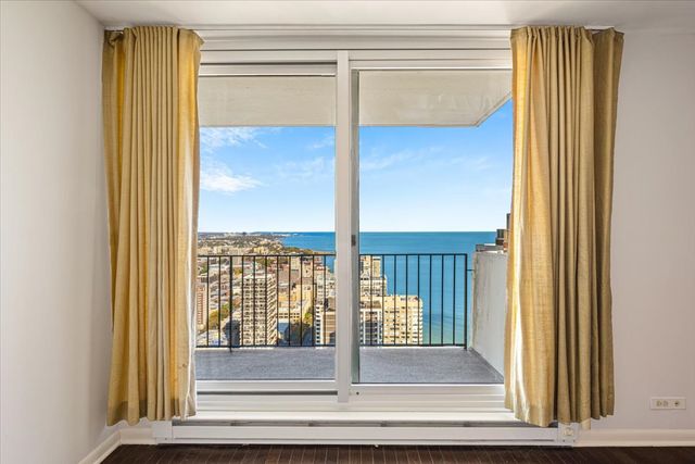 6033 N Sheridan Road 43H, Chicago, IL 60660