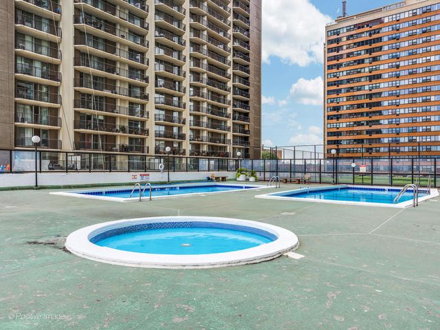 6033 N Sheridan Road 43H, Chicago, IL 60660