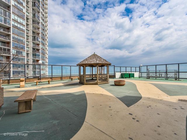 6033 N Sheridan Road 43H, Chicago, IL 60660