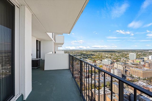 6033 N Sheridan Road 43H, Chicago, IL 60660