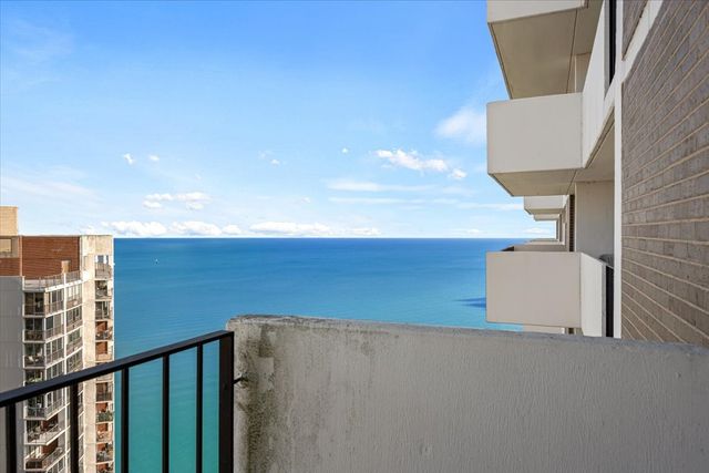 6033 N Sheridan Road 43H, Chicago, IL 60660