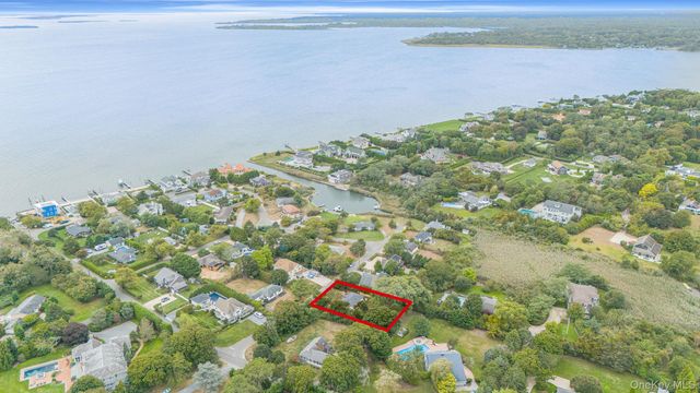 4 Southwind Road, Remsenburg, NY 11960