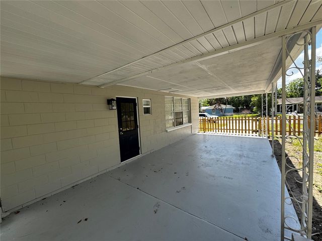 1610 CREST AVENUE, Leesburg, FL 34748