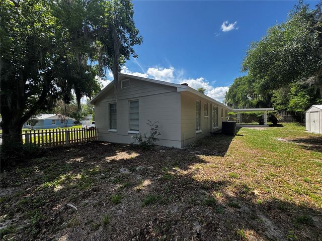1610 CREST AVENUE, Leesburg, FL 34748