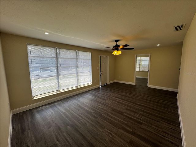1610 CREST AVENUE, Leesburg, FL 34748