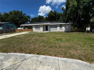 1610 CREST AVENUE, Leesburg, FL 34748