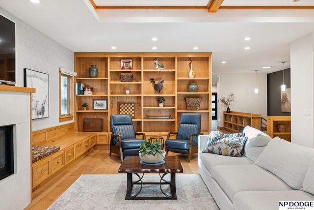 6345 Black Forest Drive, Lincoln, NE 68516