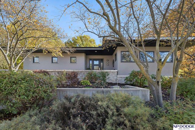 6345 Black Forest Drive, Lincoln, NE 68516