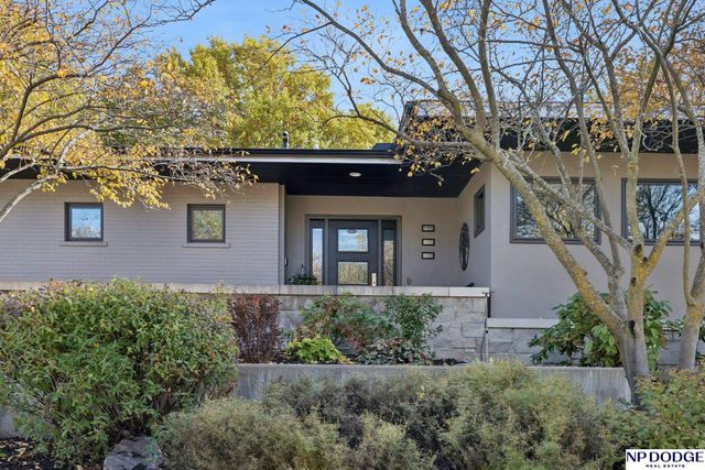 6345 Black Forest Drive, Lincoln, NE 68516