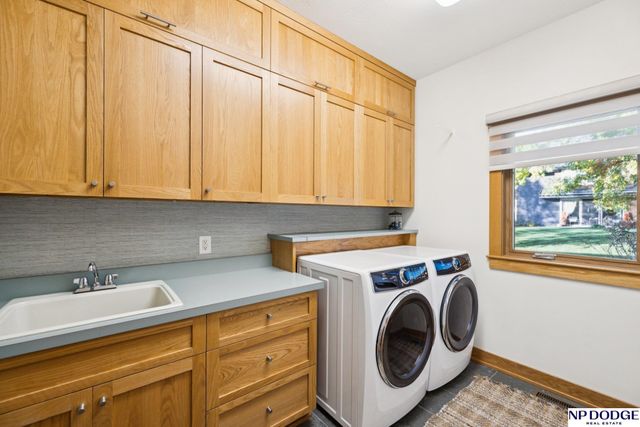 6345 Black Forest Drive, Lincoln, NE 68516