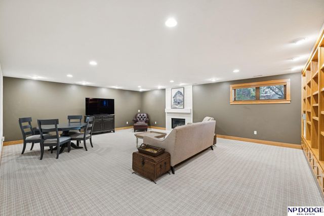 6345 Black Forest Drive, Lincoln, NE 68516