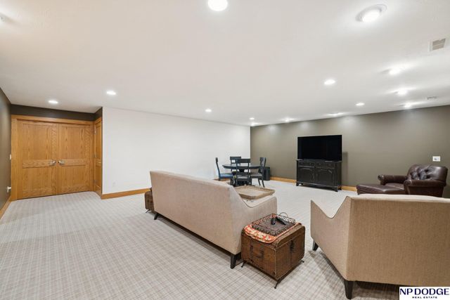 6345 Black Forest Drive, Lincoln, NE 68516