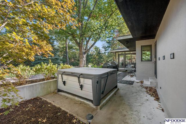 6345 Black Forest Drive, Lincoln, NE 68516