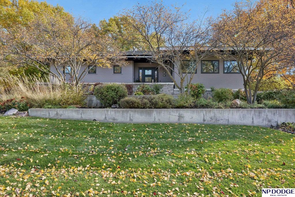 6345 Black Forest Drive, Lincoln, NE 68516