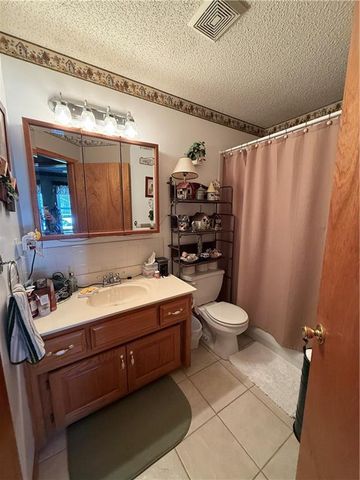 617 Oakwood Street, Harrisonville, MO 64701