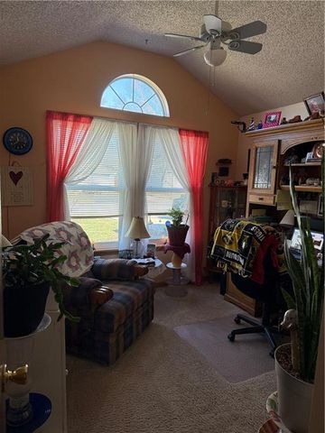 617 Oakwood Street, Harrisonville, MO 64701