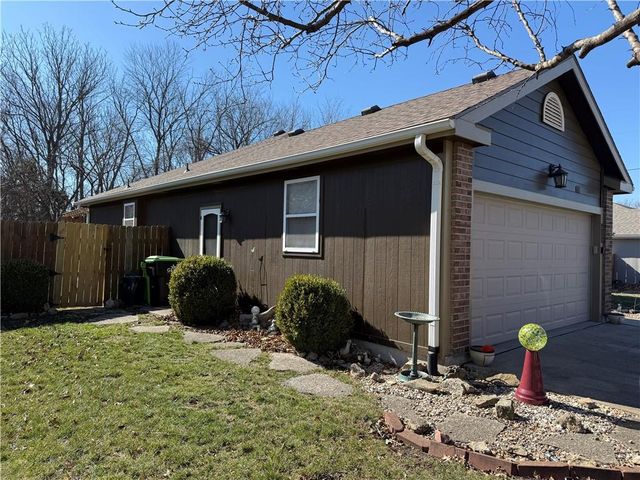 617 Oakwood Street, Harrisonville, MO 64701