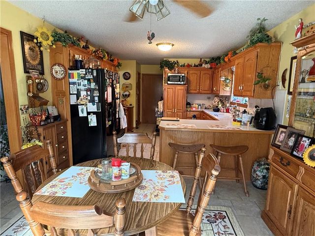 617 Oakwood Street, Harrisonville, MO 64701