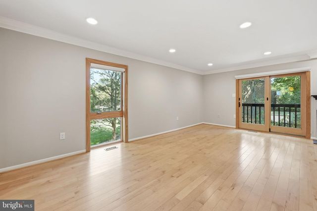 2017 WETHERSFIELD CT, Reston, VA 20191