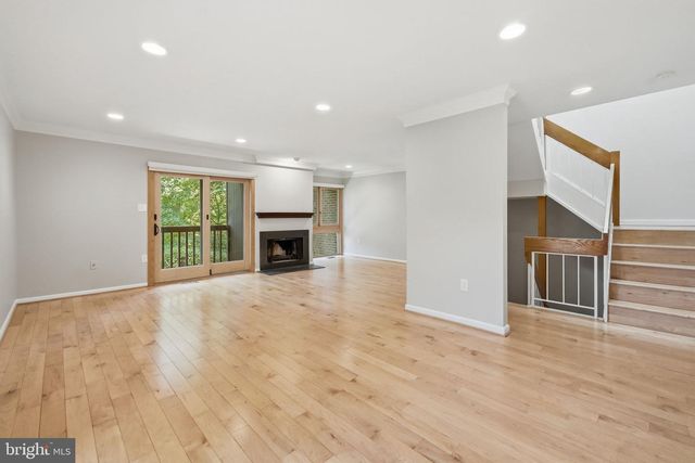 2017 WETHERSFIELD CT, Reston, VA 20191