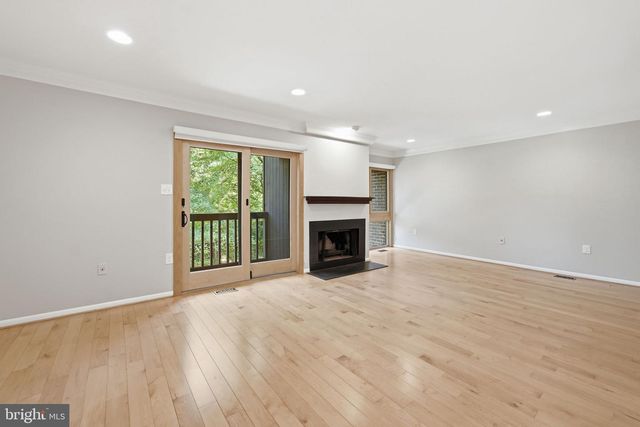 2017 WETHERSFIELD CT, Reston, VA 20191