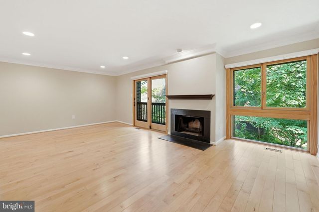 2017 WETHERSFIELD CT, Reston, VA 20191
