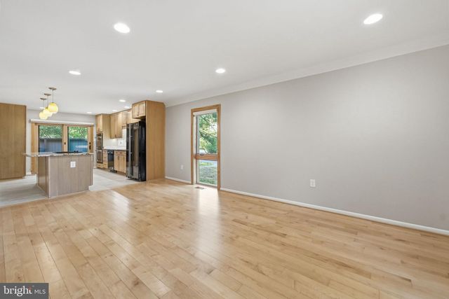 2017 WETHERSFIELD CT, Reston, VA 20191