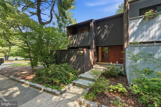 2017 WETHERSFIELD CT, Reston, VA 20191