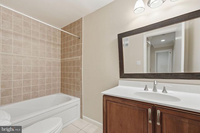 2017 WETHERSFIELD CT, Reston, VA 20191