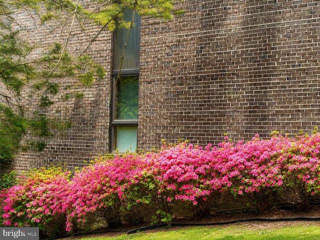 2017 WETHERSFIELD CT, Reston, VA 20191