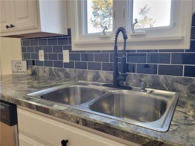 5420 E 97th Street, Kansas City, MO 64137