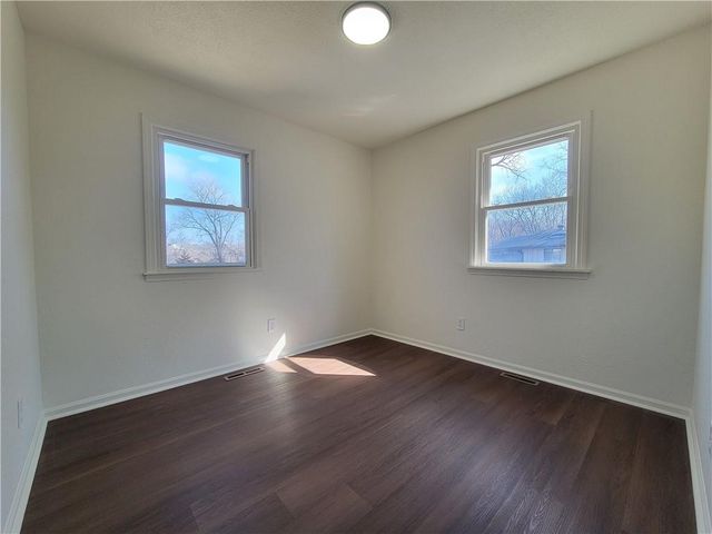 5420 E 97th Street, Kansas City, MO 64137