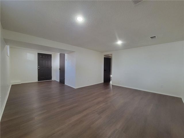 5420 E 97th Street, Kansas City, MO 64137