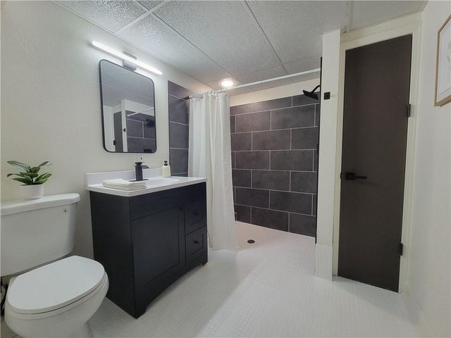 5420 E 97th Street, Kansas City, MO 64137