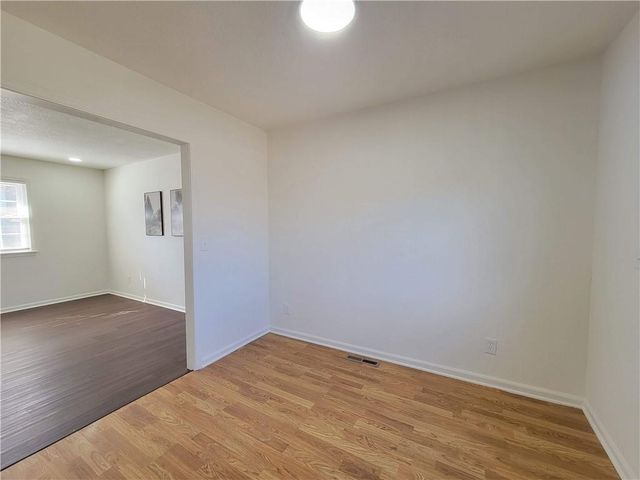 5420 E 97th Street, Kansas City, MO 64137