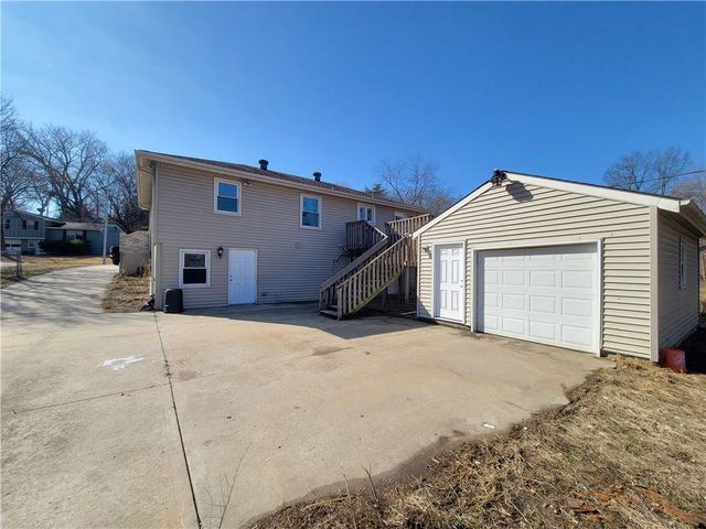 5420 E 97th Street, Kansas City, MO 64137