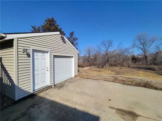 5420 E 97th Street, Kansas City, MO 64137