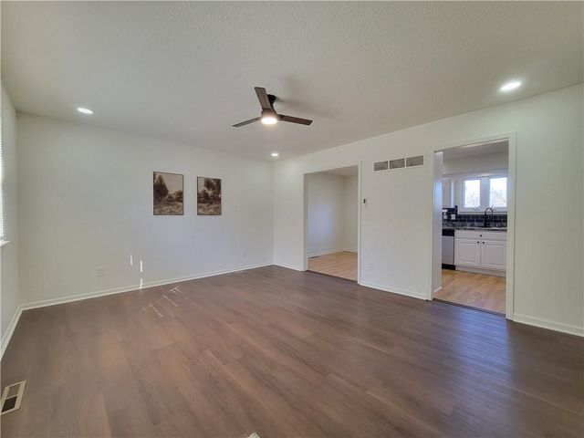 5420 E 97th Street, Kansas City, MO 64137