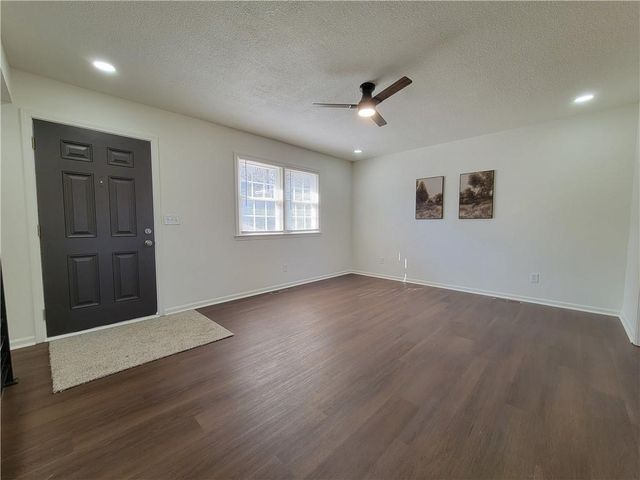 5420 E 97th Street, Kansas City, MO 64137