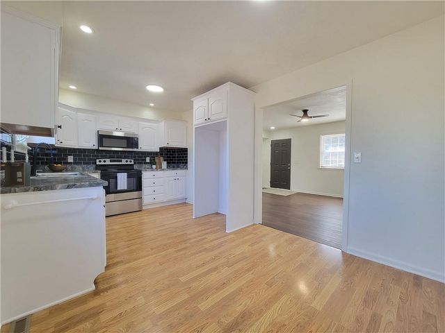 5420 E 97th Street, Kansas City, MO 64137