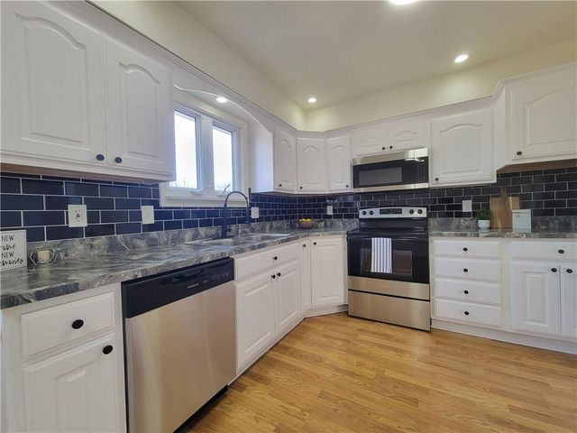 5420 E 97th Street, Kansas City, MO 64137