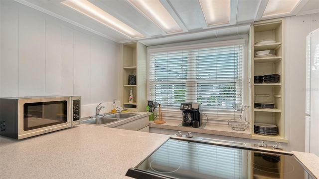 3453 GULF OF MEXICO DRIVE 200, Longboat Key, FL 34228