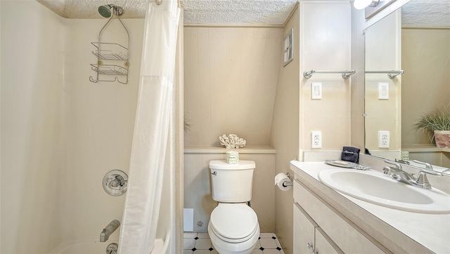 3453 GULF OF MEXICO DRIVE 200, Longboat Key, FL 34228