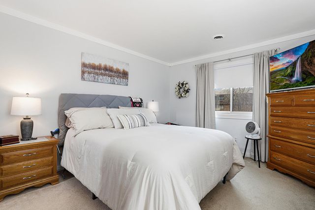 2003 Porte Deleau Court 207, Highland, IN 46322