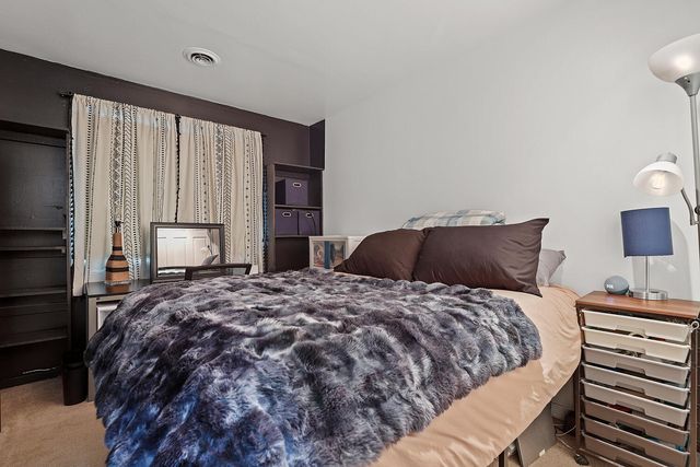 2003 Porte Deleau Court 207, Highland, IN 46322