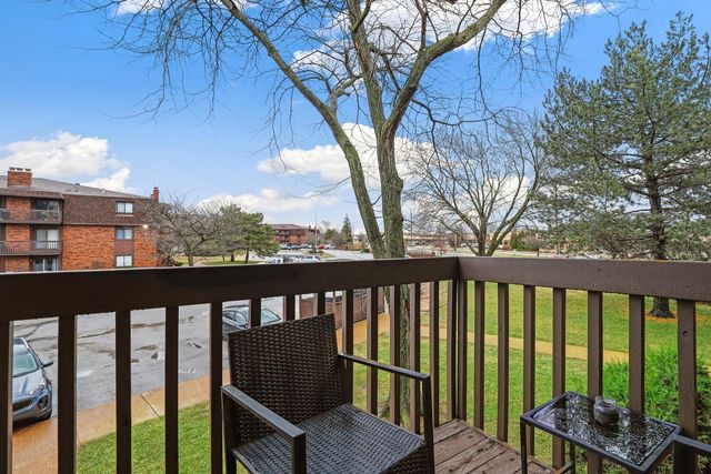 2003 Porte Deleau Court 207, Highland, IN 46322